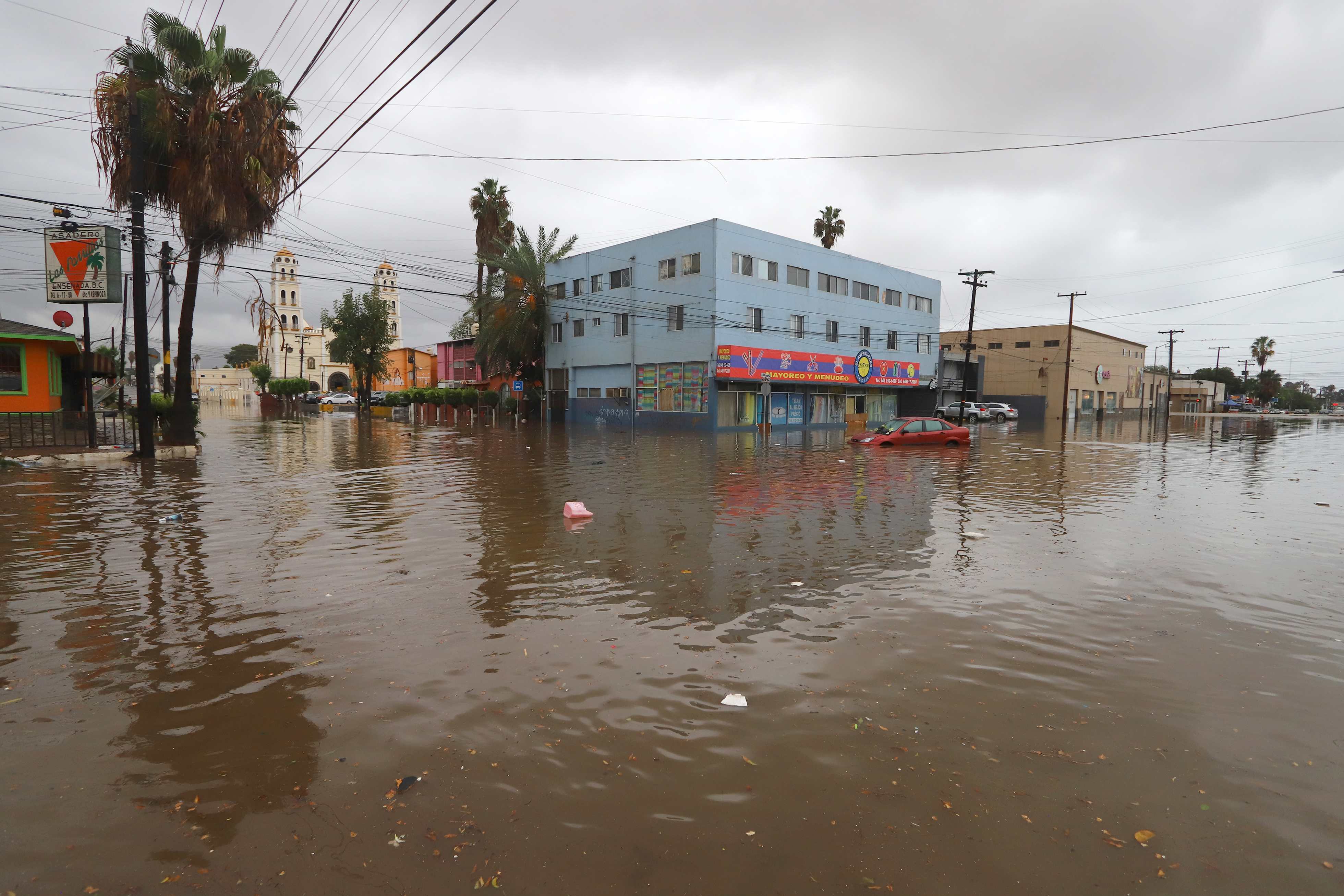 HURACAN ISAIAS SIMON Y TORMENTA RACHEL'