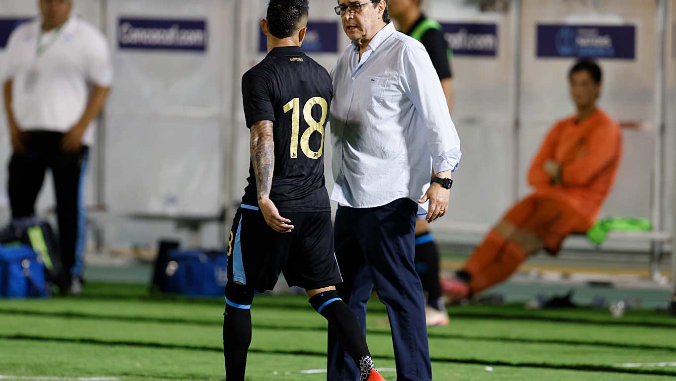 Óscar Santis se perderá el partido ante Surinam.(Foto Prensa Libre: Ronal Mota)
