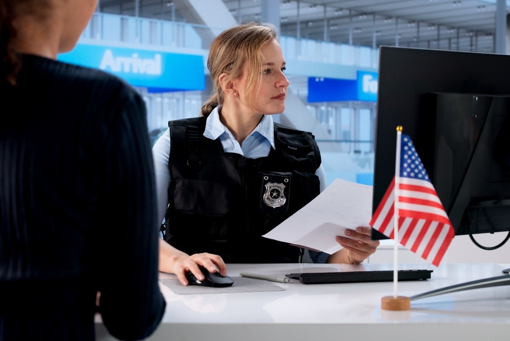 Del 3 de noviembre al 18 de diciembre del 2026, salvo cambios o prórrogas, quienes viajen a Estados Unidos o hagan escala en sus aeropuertos deberán presentar una declaración sanitaria, en formato físico o digital, según lo disponga cada aerolínea. (Foto, Prensa Libre: ShutterStock)
