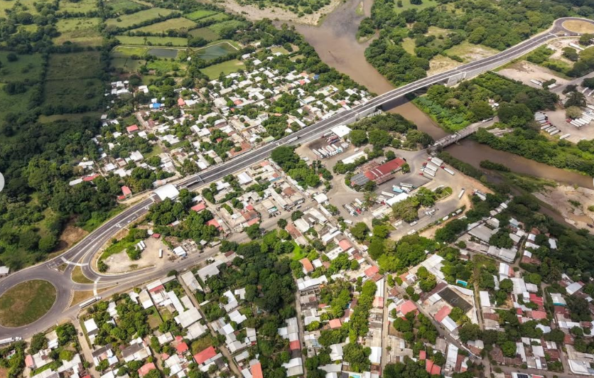 Vista panorámica del puente binacional Manuel José Arce y sus vías de acceso, que conectan las rotondas de Guatemala y El Salvador. (Foto, Prensa Libre: cortesía Secretaría de Prensa de la Presidencia de El Salvador)