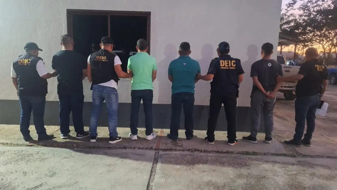 militares detenidos por robo de armas del comando aereo norte peten del ejercito
