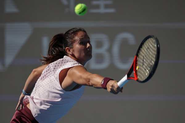 La australiana Daria Kasatkina, durante su partido contra la española Paula Badosa. EFE/EPA/ANDRES MARTINEZ CASARES