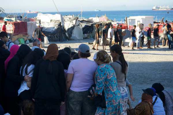 Mujeres migrantes malviven en tiendas de campaña en Ceuta, sufriendo la lluvia y el barro y sin querer regresar a Marruecos tras la entrada masiva d finales de julio. EFE/ María Alonso