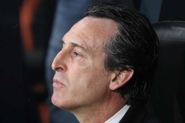 Fotografía del pasado 20 de mayo, en la que pude verse al entrenador del Aston Villa, Unai Emery, durante un partido de la Liga Europa. EFE/ GEORGI LICOVSKI
