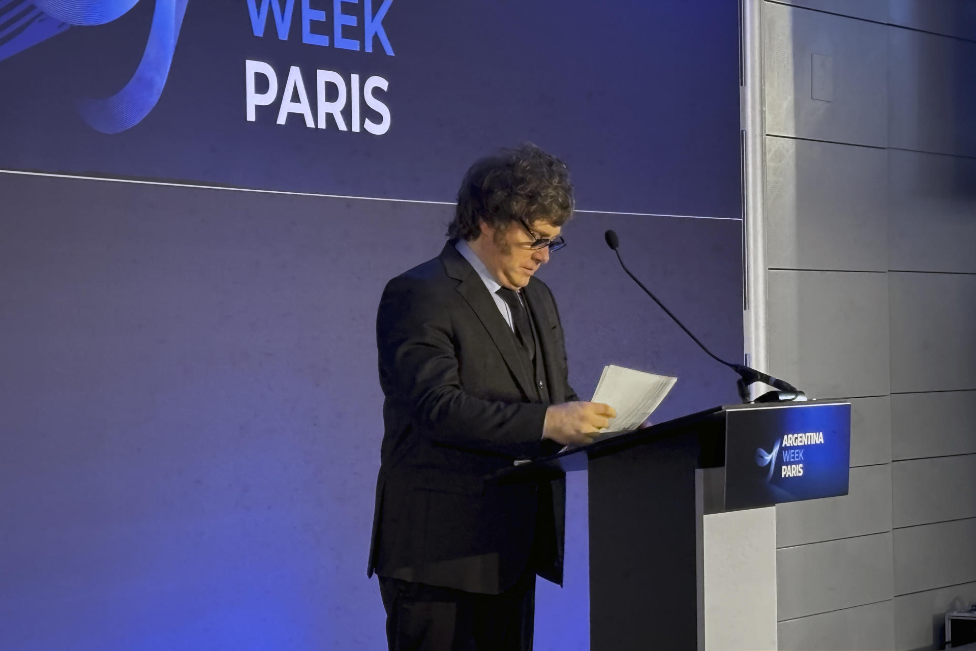 El presidente de Argentina, Javier Milei, interviene en la 'Argentina Week' en París. EFE/Antonio Torres del Cerro