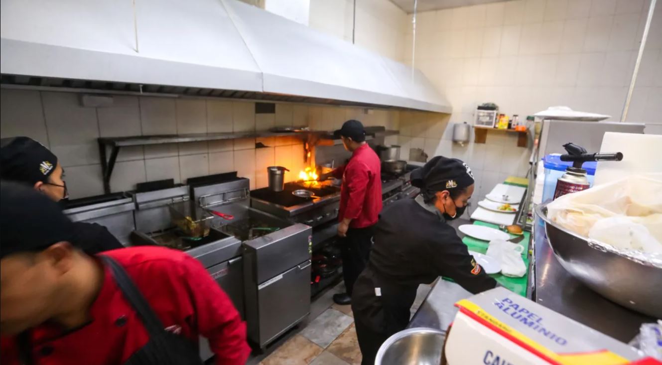 salario mínimo 3 trabajadores de cocina HPL